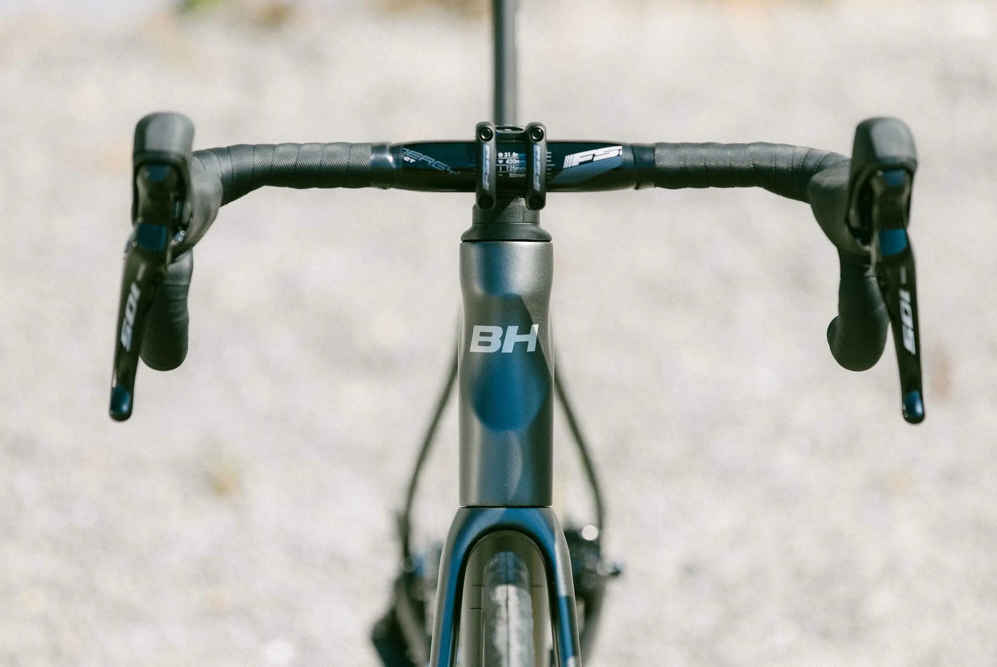 Bicicleta eléctrica de carretera BH IRS1 Carbon 1.4