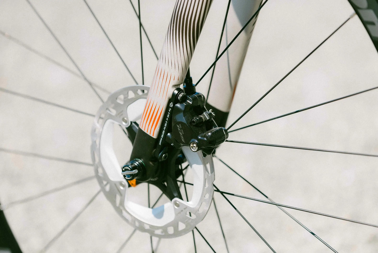 Bicicleta eléctrica de carretera BH IRS1 Carbon 1.5