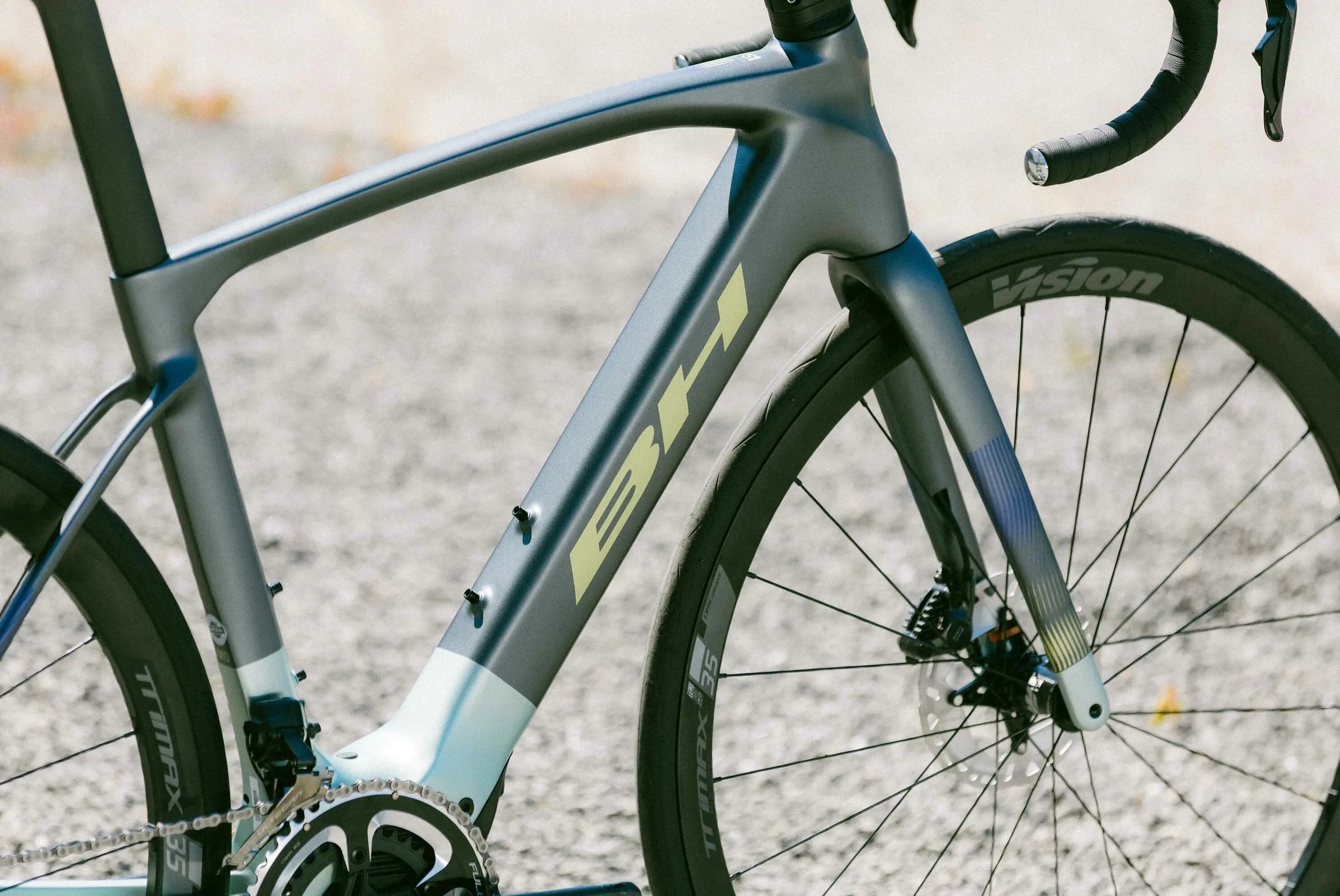 Bicicleta eléctrica de carretera BH IRS1 Carbon 1.6