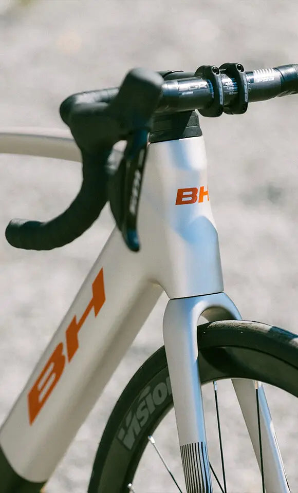 Bicicleta eléctrica de carretera BH IRS1 Carbon 1.6