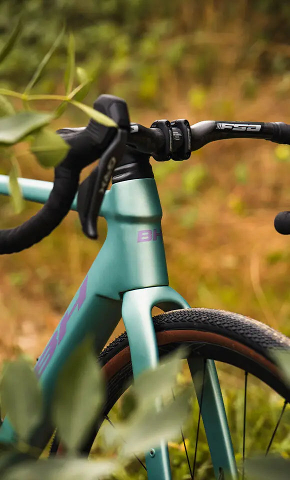 Bicicleta eléctrica gravel BH Igravelx Carbon 2.7