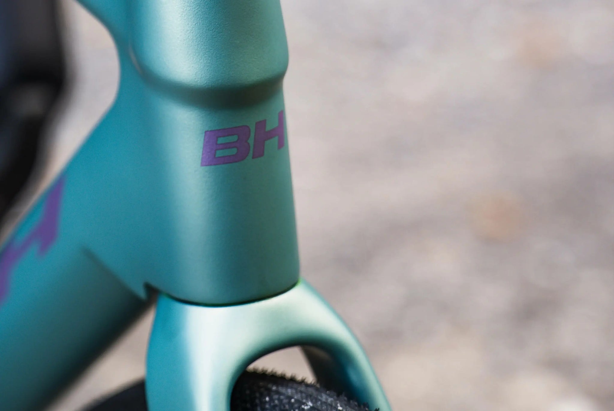 Bicicleta eléctrica gravel BH Igravelx Carbon 2.8