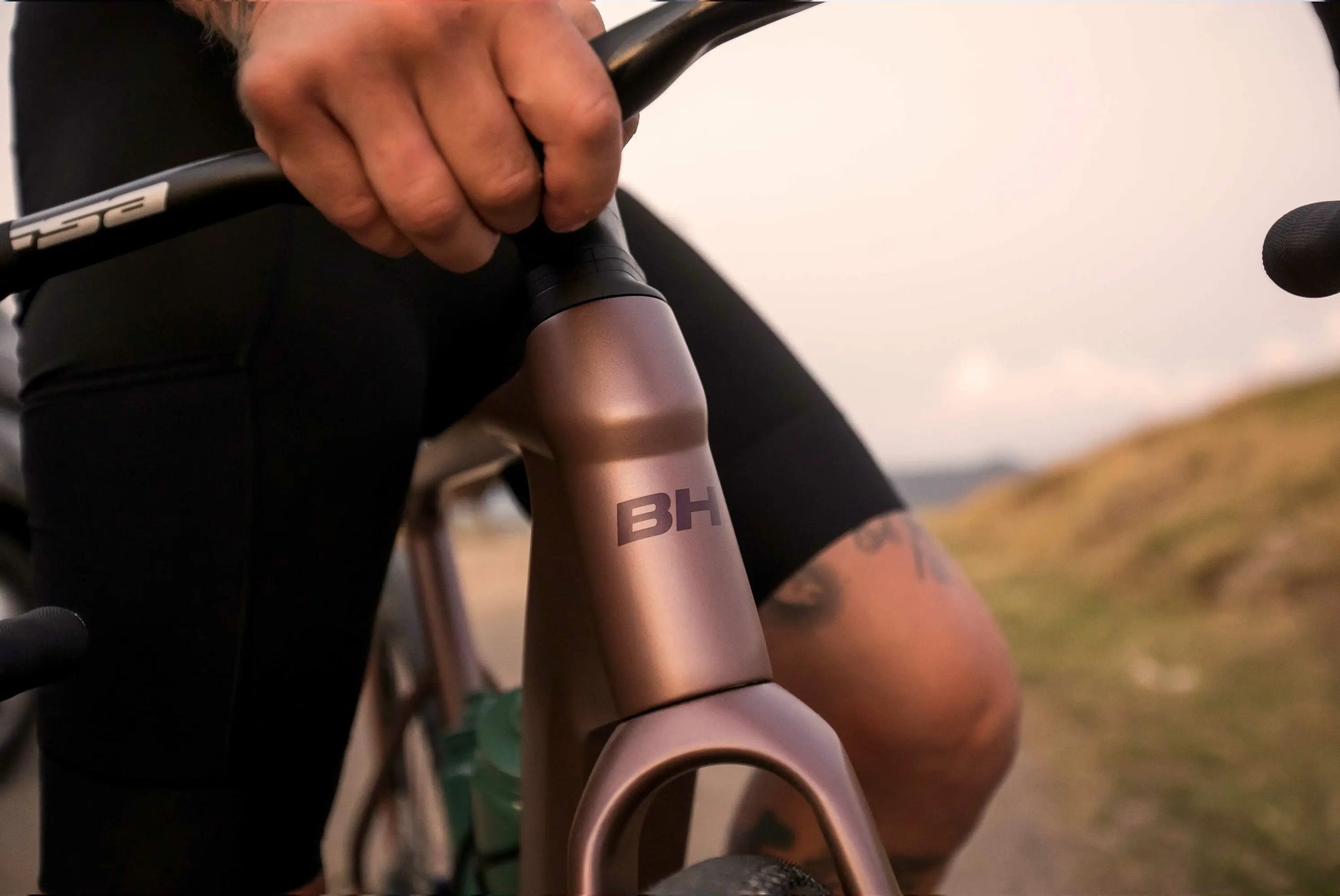 Bicicleta eléctrica gravel BH Igravelx NX Carbon 2.7