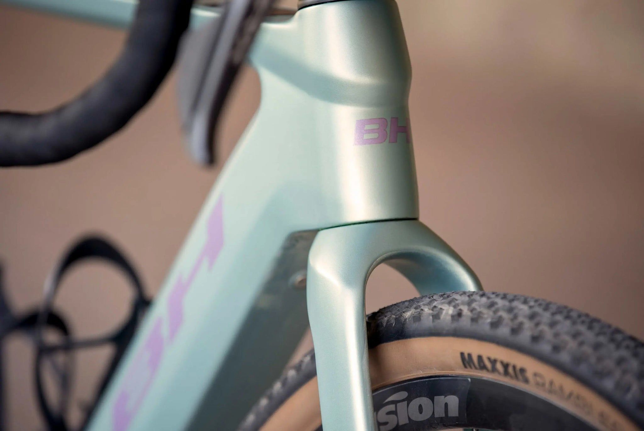 Bicicleta eléctrica gravel BH Igravelx NX Carbon 2.9