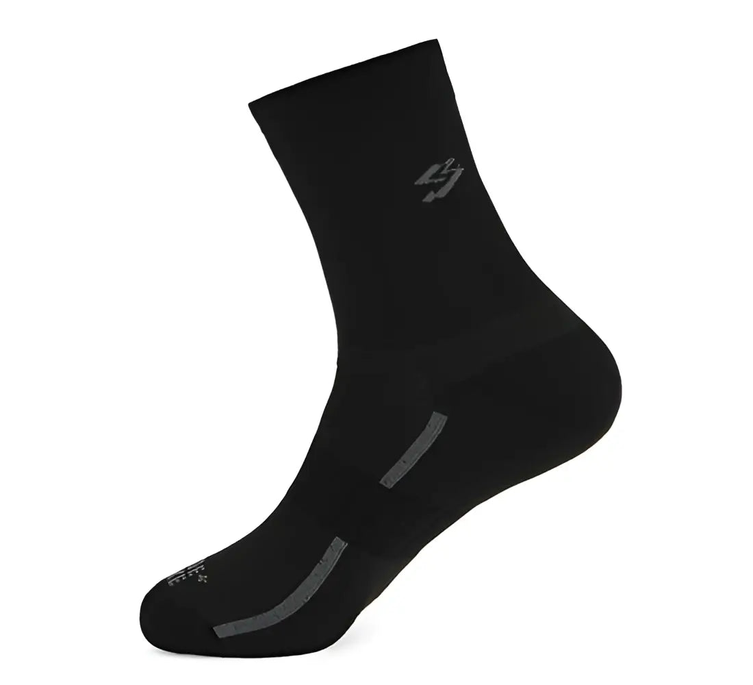 Calcetin ciclismo spiuk gravel medio largo unisex negro con franjas grises y logo sutil en el tobillo