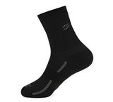 Calcetin ciclismo spiuk gravel medio largo unisex negro con franjas grises y logo sutil en el tobillo